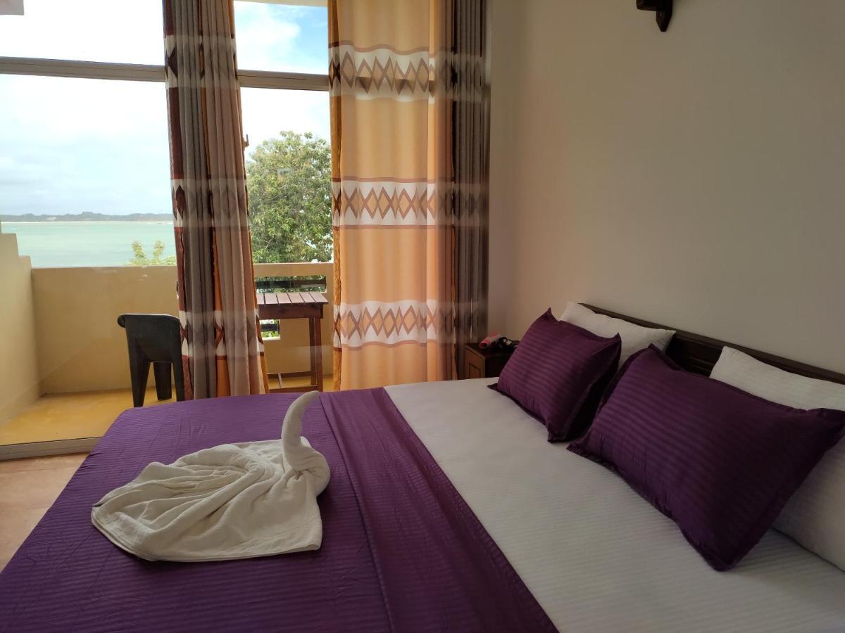 Htn Bay Resort Weligama Buitenkant foto